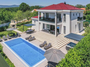 Modern Villa with pool and bubble bath